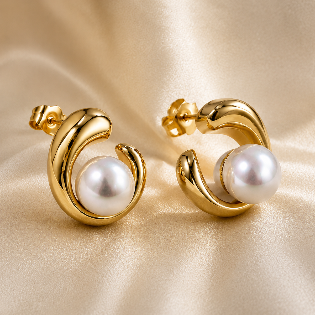 Luna Pearl Earrings